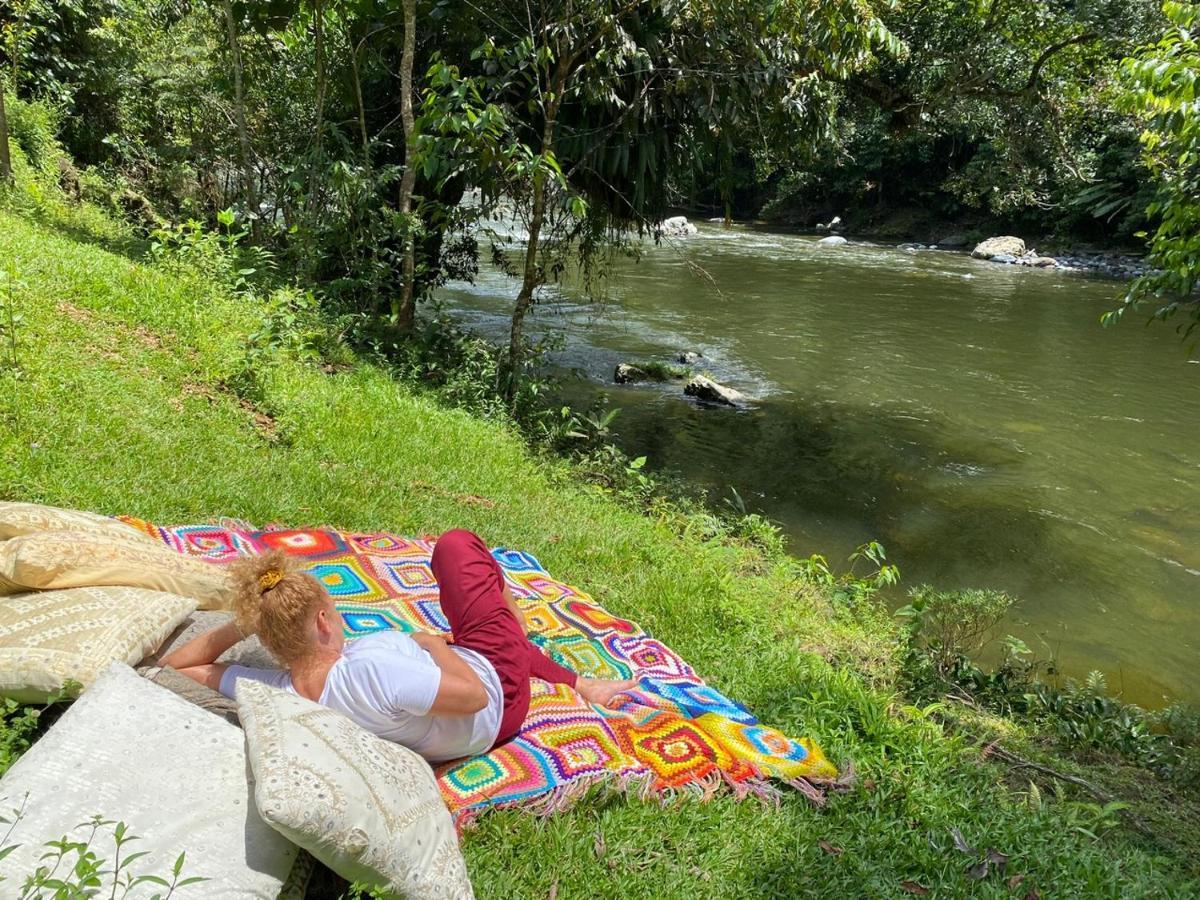 Ecocabana Pocahontas En Rio Santo Domingo, Melcocho Bed and Breakfast Cocorná Buitenkant foto